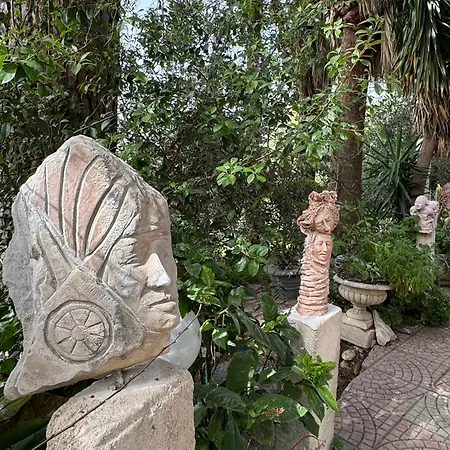 Apartment Artist House *